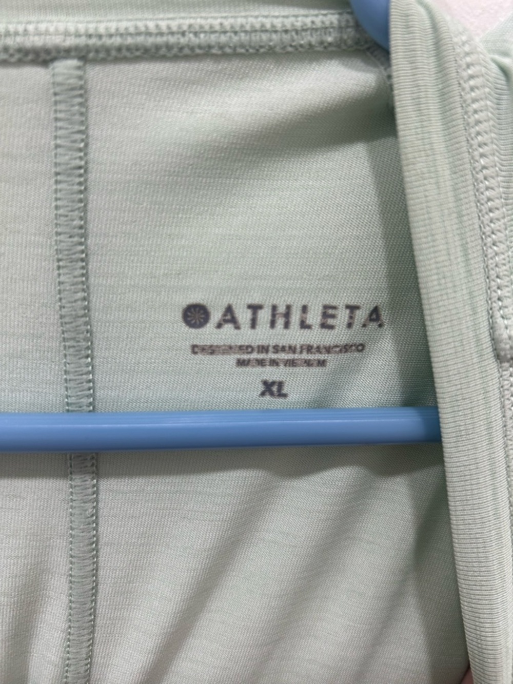 Athleta Long Sleeve Pacifica Illume Womens Size XL Mint Green Fitted Top Contour - Picture 3 of 9